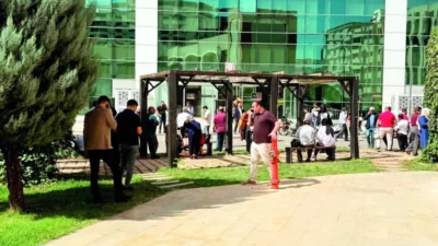 Şanlıurfa'da meydana gelen 5,4 büyüklüğündeki deprem, çevre illerde de hissedildi.