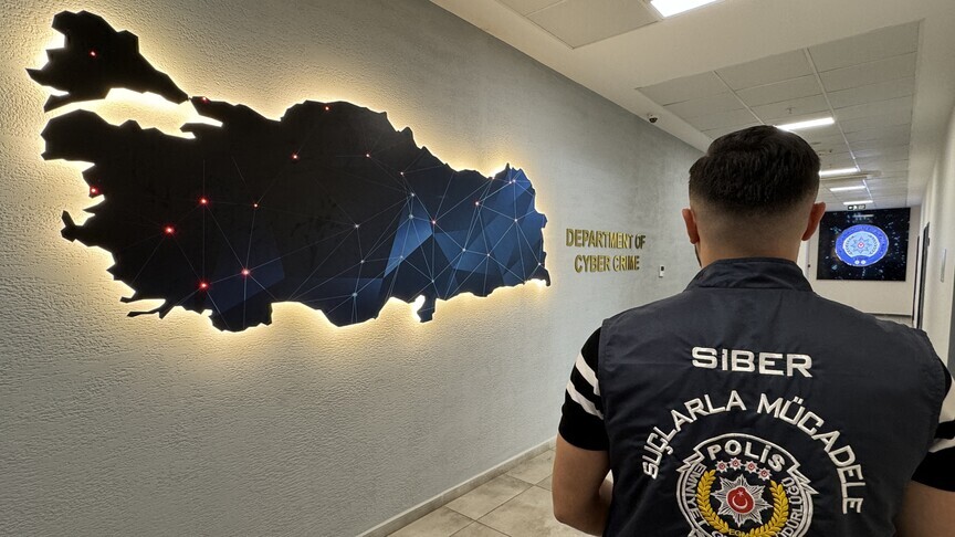 Son günlerde gerçekleştirilen siber suç operasyonları kapsamında 76 kişi tutuklandı.