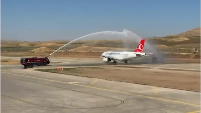 Siirt Havalimanı, yenileme çalışmalarının ardından yeniden uçuş trafiğine açıldı. İlk