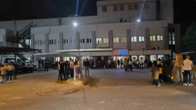 Siirt’te meydana gelen kazada, otomobilin çarptığı iki kuzen yaşamını yitirdi.
