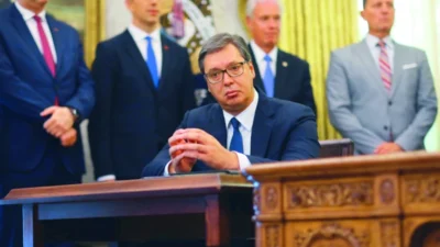 Sırbistan Cumhurbaşkanı Aleksandar Vucic, 25 Ekim'de yapılacak seçimde sıradan bir