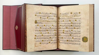 Taşlıcalı Hüseyin Paşa Camii'ne ait 14. yüzyıl Mushafı'nın tıpkıbasımı, Cumhurbaşkanı