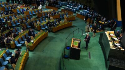 Filistinli milletvekili Tibi, Netanyahu'nun BM'de boş salona konuşmasına tepki göstererek