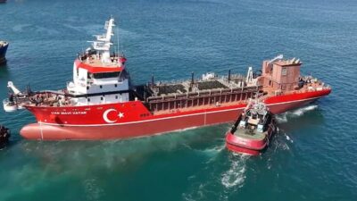 UAB MAVİ VATAN, yerli tasarımıyla suya indirildi. 85 metre uzunluğundaki