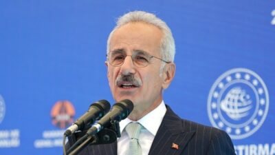 Ulaştırma ve Altyapı Bakanı Uraloğlu, Ümraniye'deki TEM Otoyolu alt geçidi