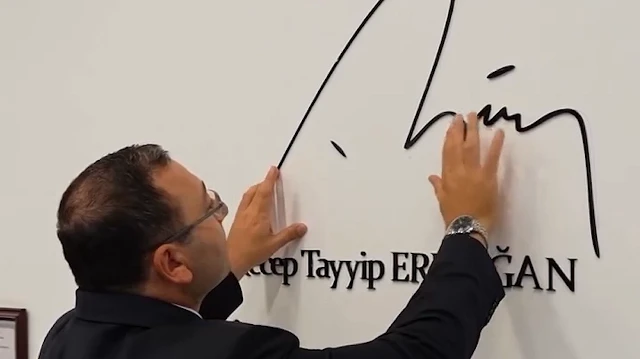 Üsküdar Belediye Meclisi'nde yeni başkan vekili Dündar Ziya Gültekin, engellilere