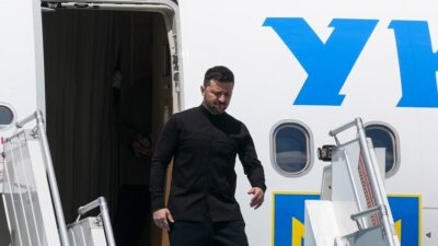 Norveç Başbakanı Store, Zelenskiy'i taşıyan uçağın Moldova'da insansız hava aracı