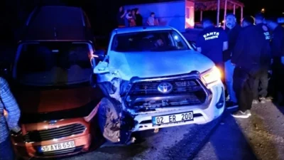 Adıyaman'ın Kahta ilçesinde meydana gelen trafik kazasında sekiz kişi yaralandı.