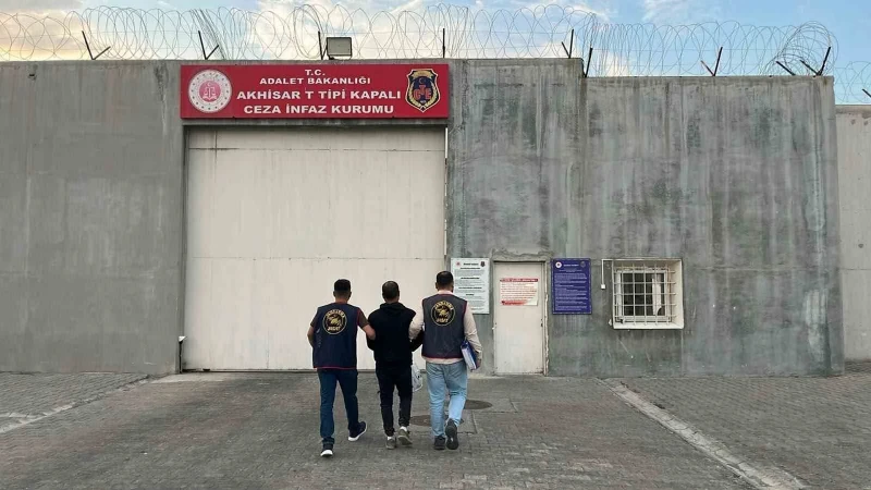 Akhisar'da, 78 yıl hapis cezası bulunan bir şahıs, jandarma operasyonuyla