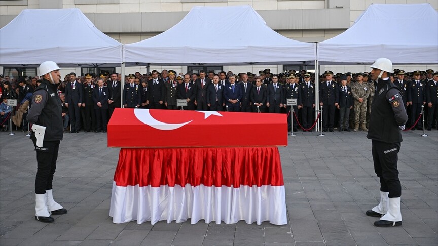 Şehit polis memuru Türkoğlu için düzenlenen tören, Ankara'da birçok önemli