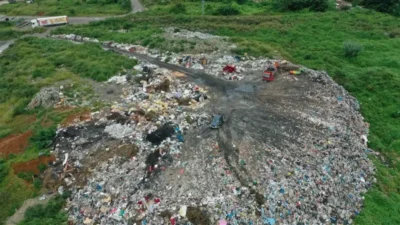 Rize'nin Ardeşen ilçesinde çevre kirliliğine neden olan vahşi depolama nedeniyle