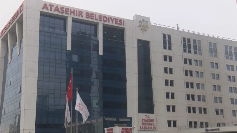 Ataşehir Belediyesi'ne yönelik yolsuzluk soruşturmasında gözaltına alınan 13 şüpheli, adliyeye