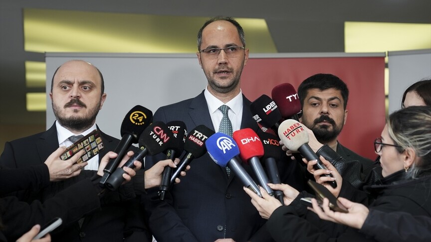 Ayazağa Mahallesi'nde selden etkilenen vatandaşlar için kentsel dönüşüm ofisi hizmet