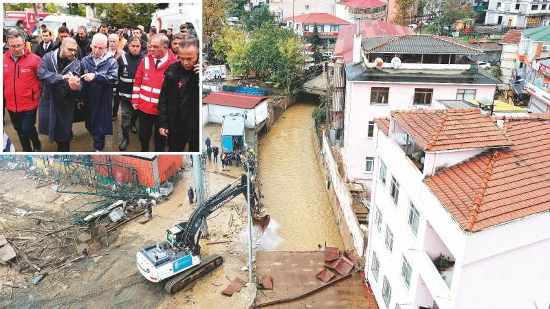 İstanbul'un sel felaketinden etkilenen Ayazağa Mahallesi'nde, dere yatağındaki binaların yıkımına