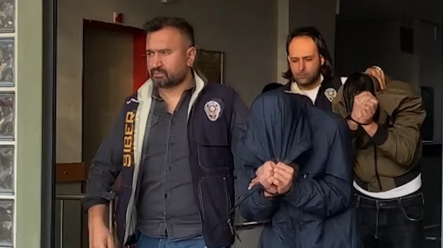 Aydın'da yapılan operasyonda, çocuk müstehcenliği içeriklerini satan 5 kişi tutuklandı.
