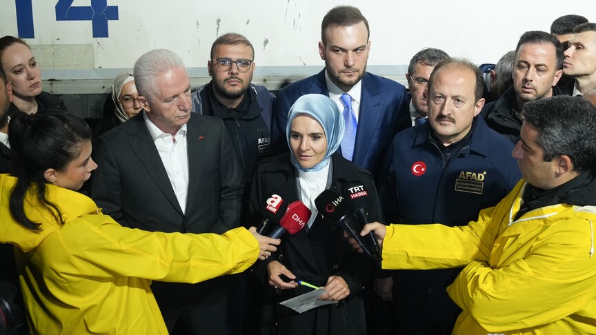 Bakan Göktaş, Ayazağa'daki sel felaketinin ardından vatandaşlara geçmiş olsun dileklerini