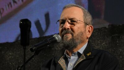Eski Başbakan Barak, Netanyahu'nun seçimleri ertelemek için ulusal güvenlik tehditleri
