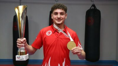 Milli kick boksçu Berat Önal, İtalya'da düzenlenen Gençler Dünya Şampiyonası'nda