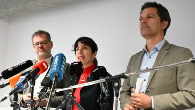 Berlin'de Sol Parti, Yeşiller ve SPD yöneticileri, koalisyon görüşmelerine başlamak