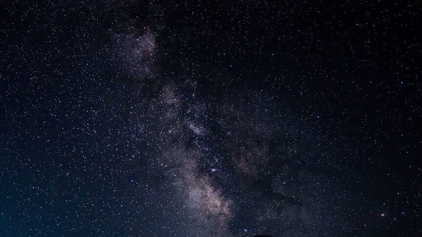 Beta Pictoris b'den tespit edilen radyo sinyalleri, uzaylı yaşamı değil,