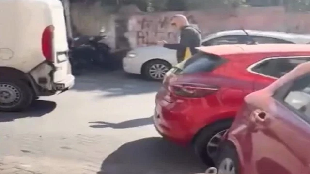 Beyoğlu'nda bir park kavgasında tehditler savruldu, motosiklet sürücüsü gözaltına alındı.