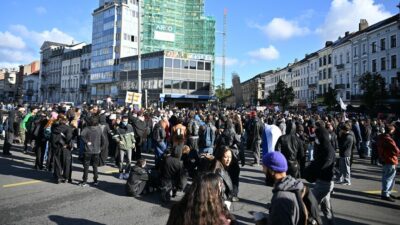 Belçika'daki eğitim politikalarına karşı düzenlenen protestolarda gözaltı sayısı 195'e ulaştı.