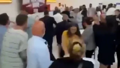 İzmir'de Yeni Parti Buca İlçe Başkanlığı ön seçiminde oy sayımı