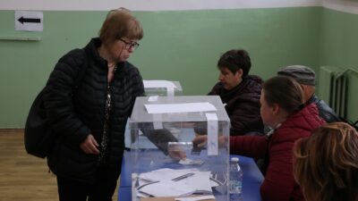 Bulgaristan'da cumhurbaşkanlığı seçimi için 12 binden fazla sandık kuruldu. Seçimin