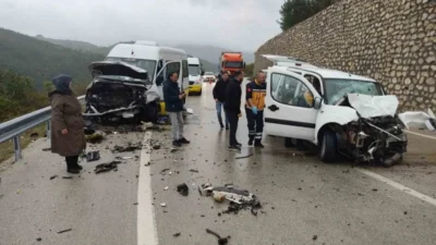 Bursa-Keles yolunda yaşanan kaza sonucu 80 yaşındaki bir kadın hayatını