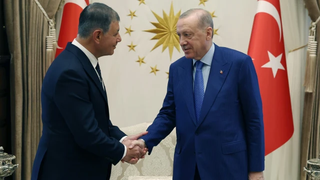 Cemil Tugay'ın 7 Ekim'de AK Parti'ye katılacağı ve rozetini Cumhurbaşkanı
