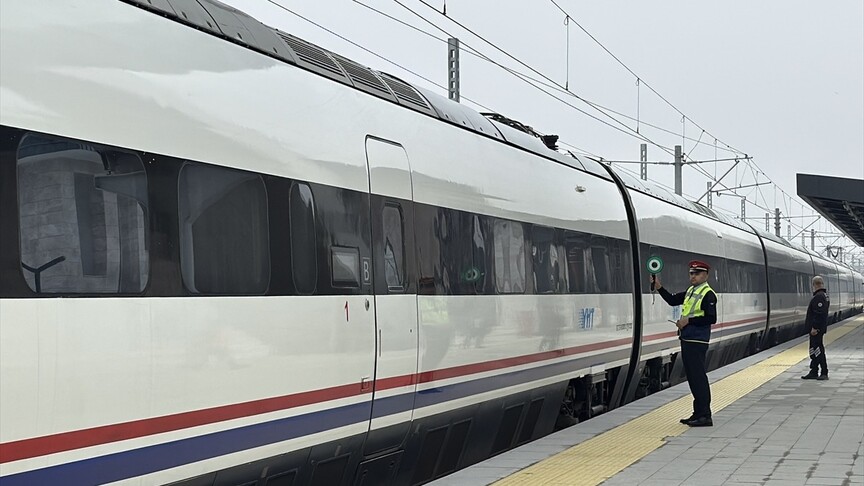 Çerkezköy-Kapıkule Hızlı Tren Hattı, ilk seferini gerçekleştirdi. Yolcular, yeni hattın