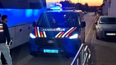 Çukurova Belediyesi'nde yürütülen yolsuzluk soruşturması kapsamında 34 kişi, aralarında belediye