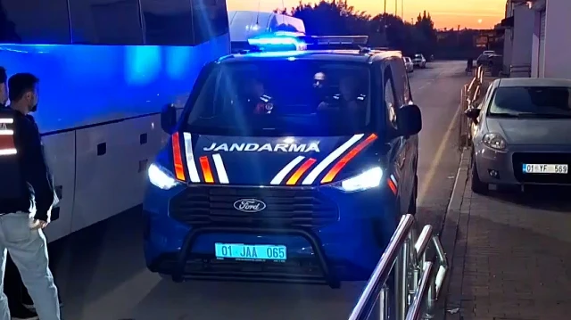 Çukurova Belediyesi'nde yürütülen yolsuzluk soruşturması kapsamında 34 kişi, aralarında belediye