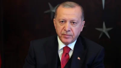 Cumhurbaşkanı Erdoğan, şehit polis Ahmet Türkoğlu'nun ailesine başsağlığı mesajı gönderdi.