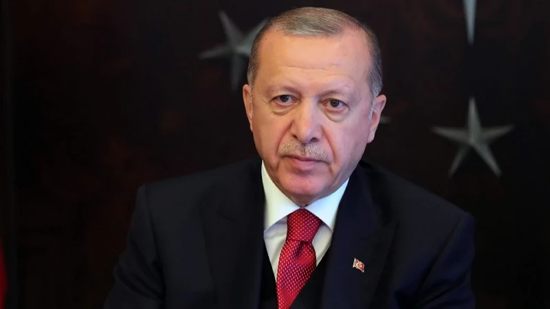 Cumhurbaşkanı Erdoğan, şehit polis Ahmet Türkoğlu'nun ailesine başsağlığı mesajı gönderdi.