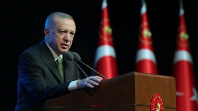 Cumhurbaşkanı Erdoğan, vefatının ikinci yılında Recai Kutan'ı andı ve onun