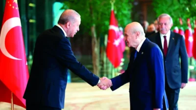 MHP lideri Bahçeli, Cumhuriyet Bayramı mesajında gençlere hitap ederek, Türkiye'nin