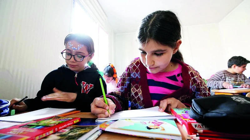 Depremden etkilenen öğrenciler için eğitim desteği devam ediyor. İlkokul ve