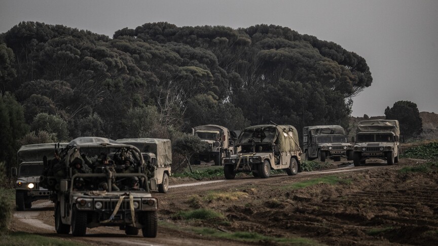İsrail ordusu, El Halil'de geniş çaplı askeri operasyon başlatırken, bölgedeki