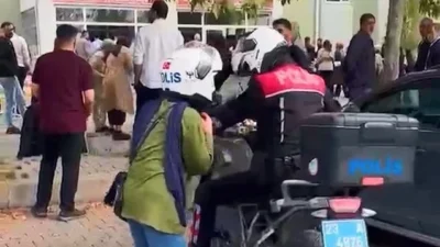 Elazığ'da KPSS sınavına geç kalan adaylar, emniyet güçlerinin yardımıyla zamanında