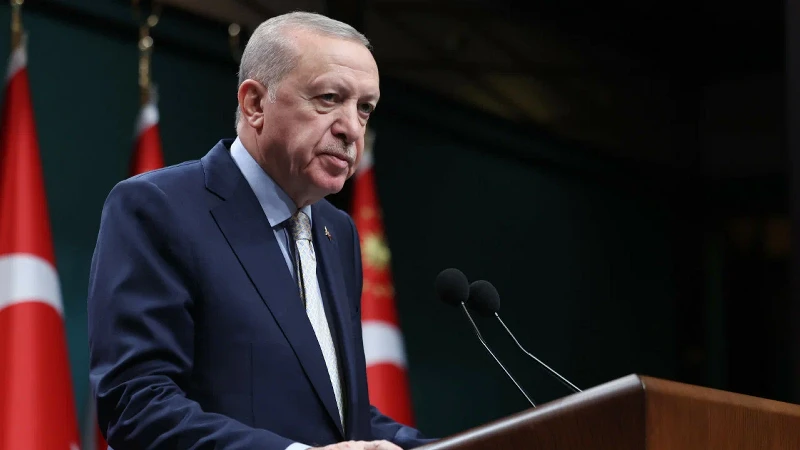 Cumhurbaşkanı Erdoğan, siyasetin kariyer veya rant amacıyla kullanılmaması gerektiğini vurgulayarak,