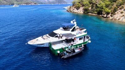 Fethiye Körfezi'nde deniz yüzeyi temizliği ve atık toplama hizmetleri için