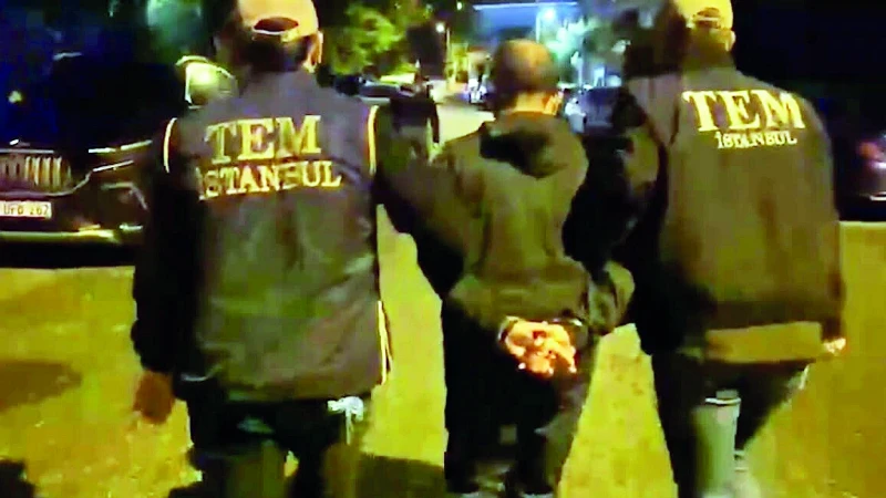 İstanbul'da gerçekleştirilen eş zamanlı operasyonlarla FETÖ yapılanmasına ağır darbe indirildi.