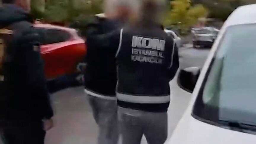 İstanbul merkezli gerçekleştirilen operasyonda FETÖ'nün mahrem yapılanmasında yer alan 15