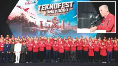 Cumhurbaşkanı Erdoğan, TEKNOFEST'te gençlere güvenip umut verdi, onların projeleri ile