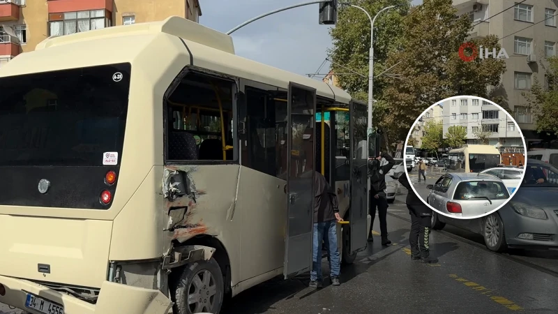 Güngören'de yasa dışı dönüş yapan bir minibüs, tramvayın çarpması sonucu