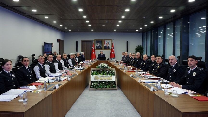 Bakan Çiftçi, asayiş konulu güvenlik toplantısında suçla mücadele stratejilerini ve