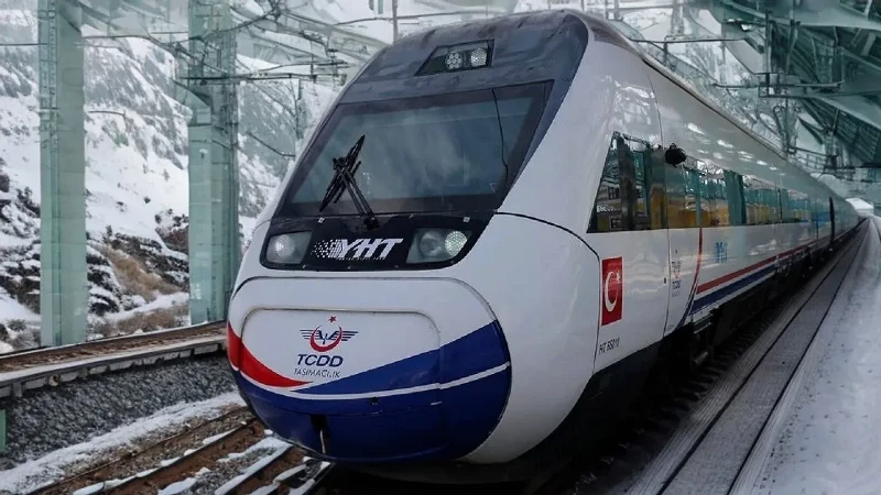 Bakan Uraloğlu, Sivas'tan Erzincan, Erzurum ve Kars'a uzanacak hızlı tren