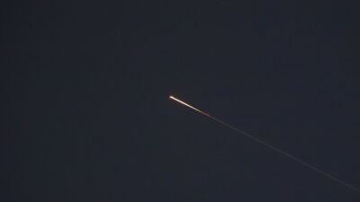 Arap Koalisyonu, Hudeyde'de Husilere ait askeri hedeflere yönelik başarılı bir