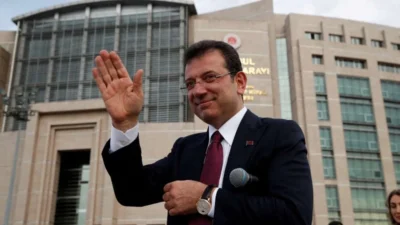 İstanbul Büyükşehir Belediye Başkanı Ekrem İmamoğlu, yargılandığı davada muhalefet liderleriyle